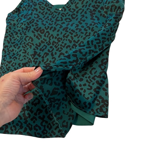 Cami NYC The Olivia Silk Charmeuse Camisole Womens XS Green Leopard Print - Picture 3 of 15